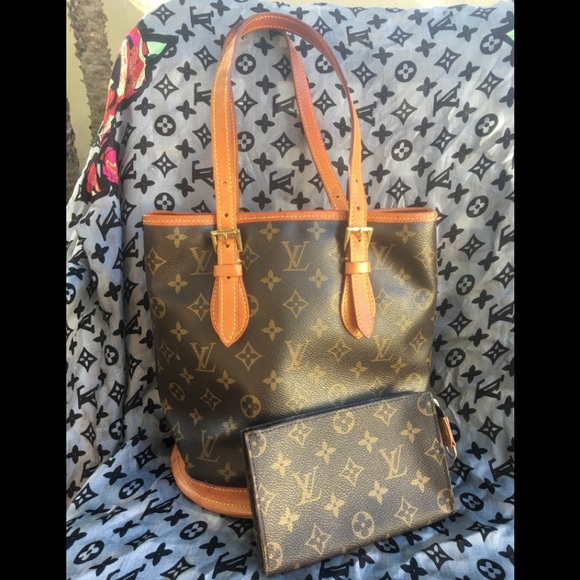 Louis Vuitton Handbags - LV set